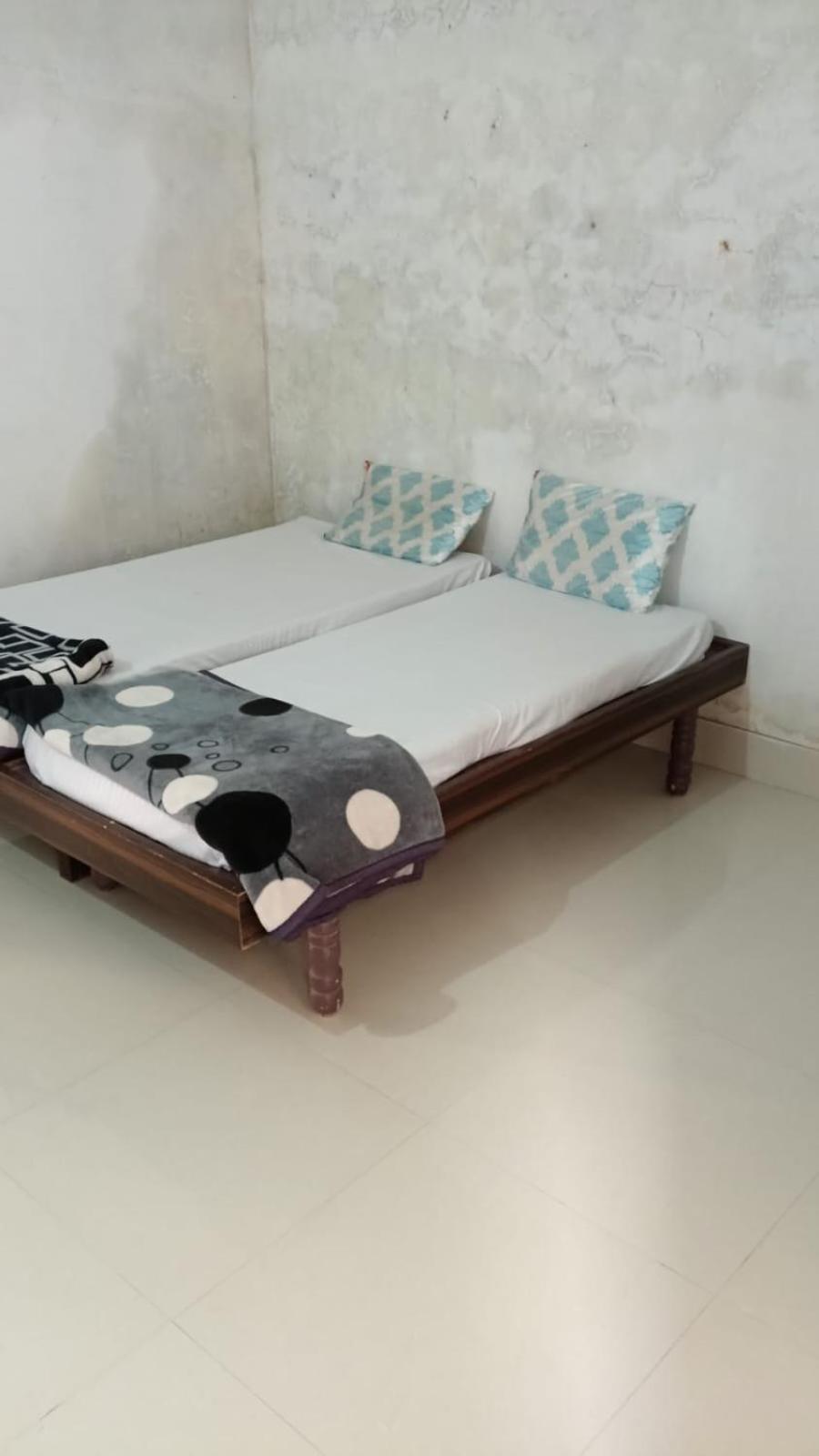 Dwarka Home Stay Luaran gambar