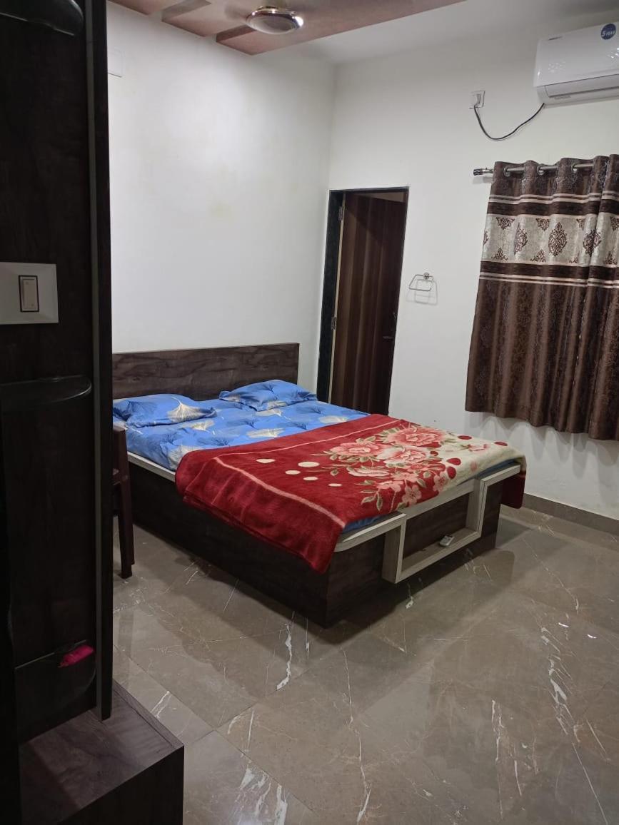 Dwarka Home Stay Luaran gambar
