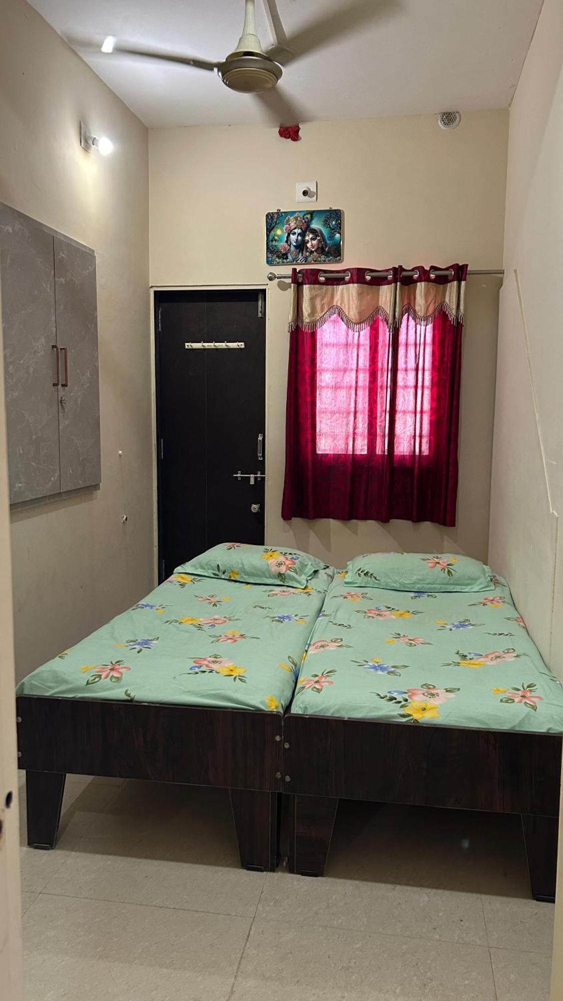 Dwarka Home Stay Luaran gambar