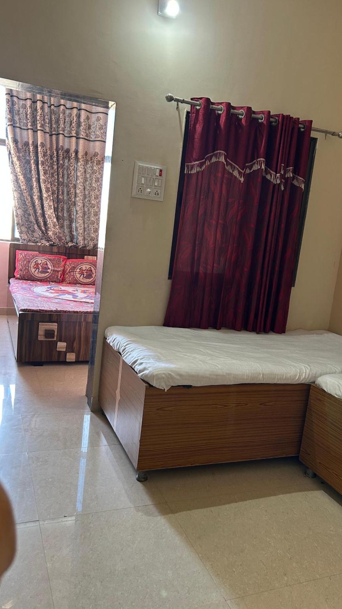 Dwarka Home Stay Luaran gambar