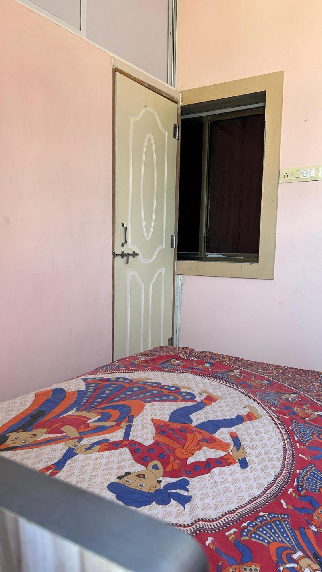 Dwarka Home Stay Luaran gambar