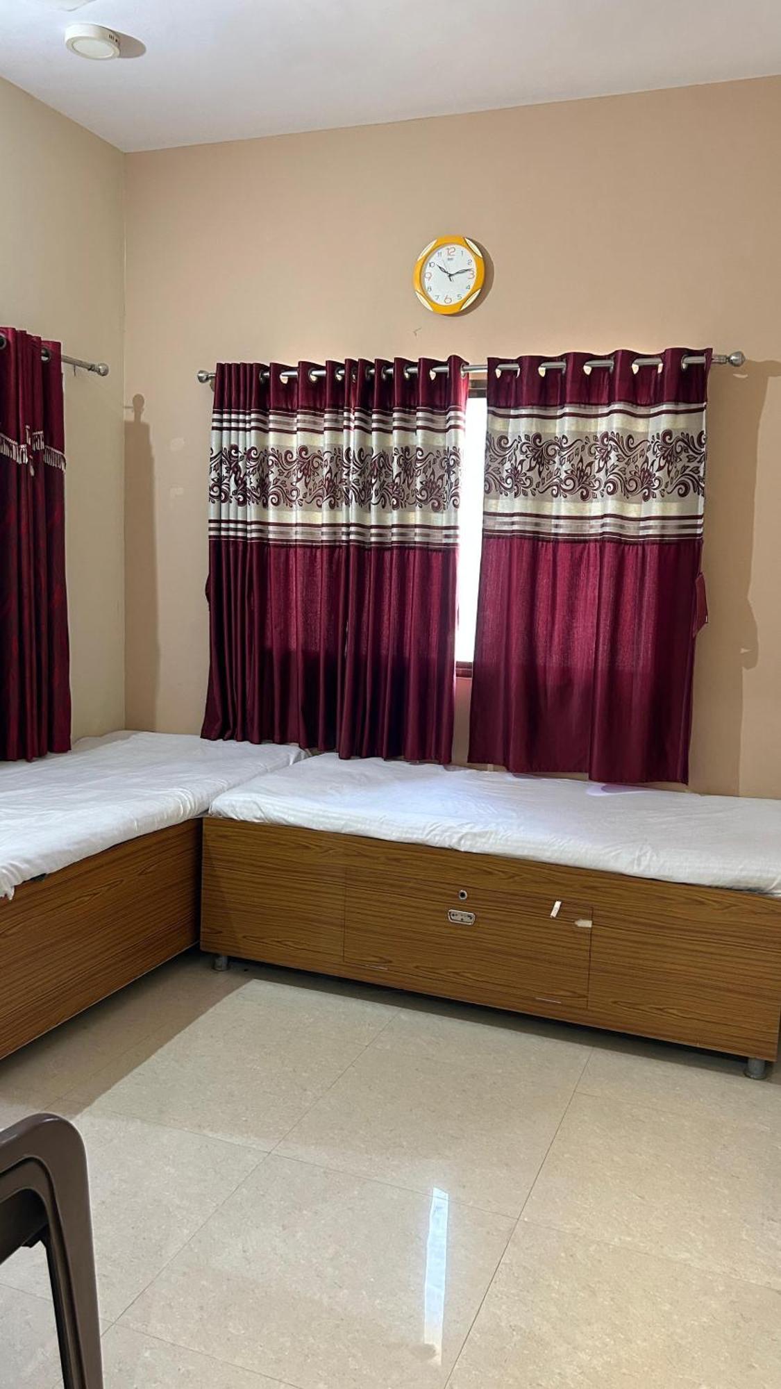 Dwarka Home Stay Luaran gambar